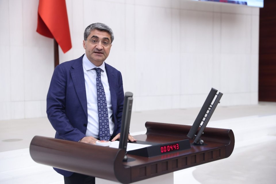EKMEN: Mersinli muz üreticisinin kazancı eriyor