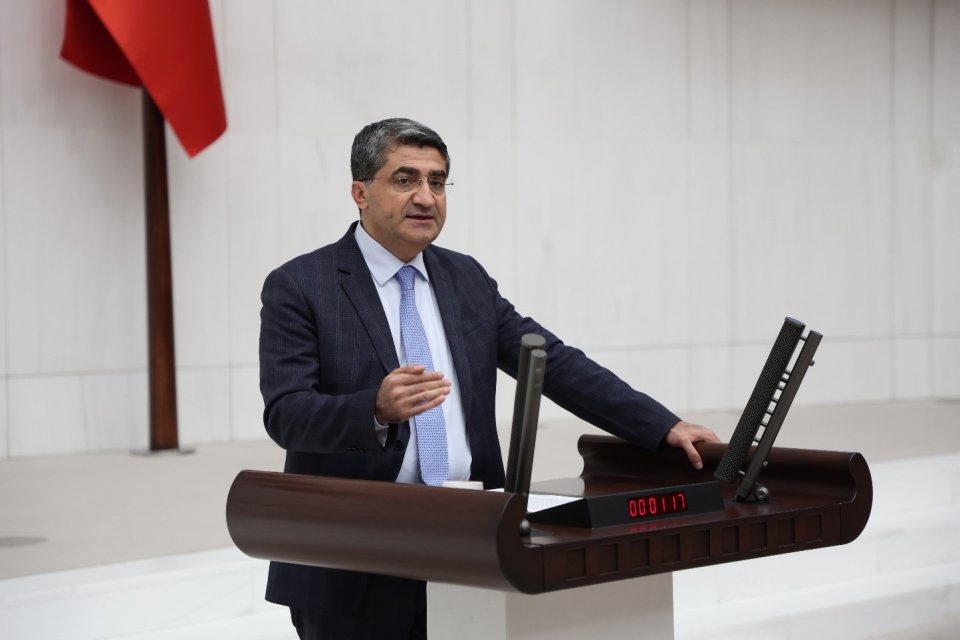 EKMEN: Okullarda psikolog, sosyolog ve sosyal hizmet uzmanı istihdamı şart
