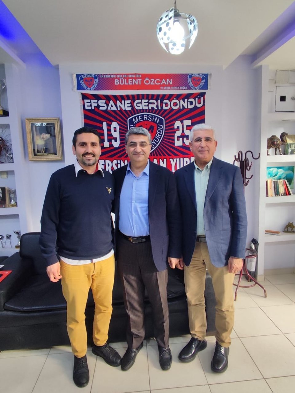Şehrimizin simge mekanlarından Berber Bülent‘i ziyaret ettik