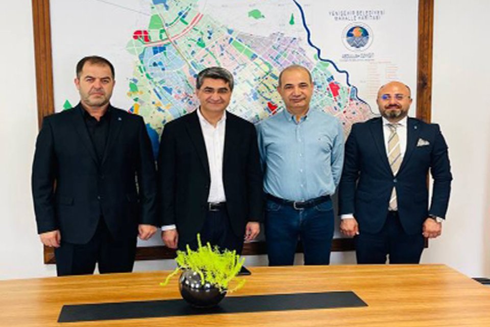 Mersin Yenişehir Belediye Başkan Yardımcısı Zeki Ecer’i makamında ziyaret